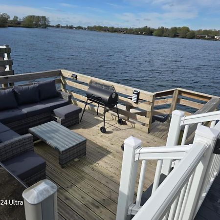Lakeside Holiday Home With Hot Tub Tattershall Bagian luar foto