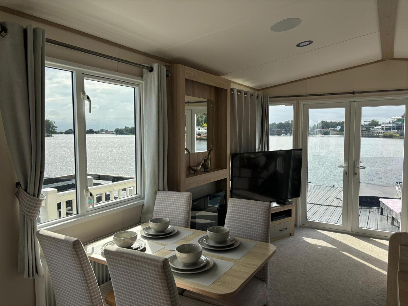 Lakeside Holiday Home With Hot Tub Tattershall Bagian luar foto